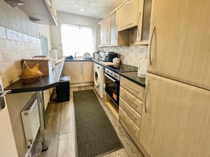 Kitchen- click for photo gallery